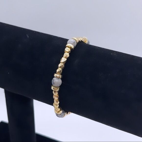 NWT Wool + Pepper Co. Gold & Gray Beaded Bracelet - Picture 3 of 4
